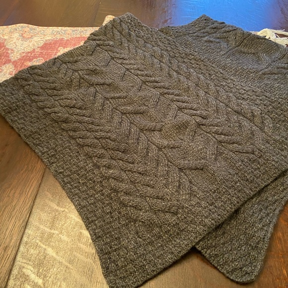 EUC Authentic Aran Merino Wool Knit Poncho - Picture 8 of 8